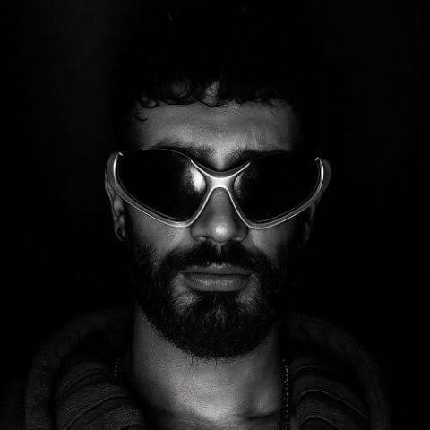 دانلود آهنگ شنیدم بی نقصی پروانه وار میرقصی از سمی لون ریمیکس اینستا